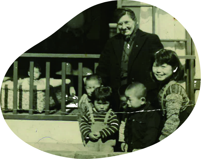 A.パウラス氏と子供たち